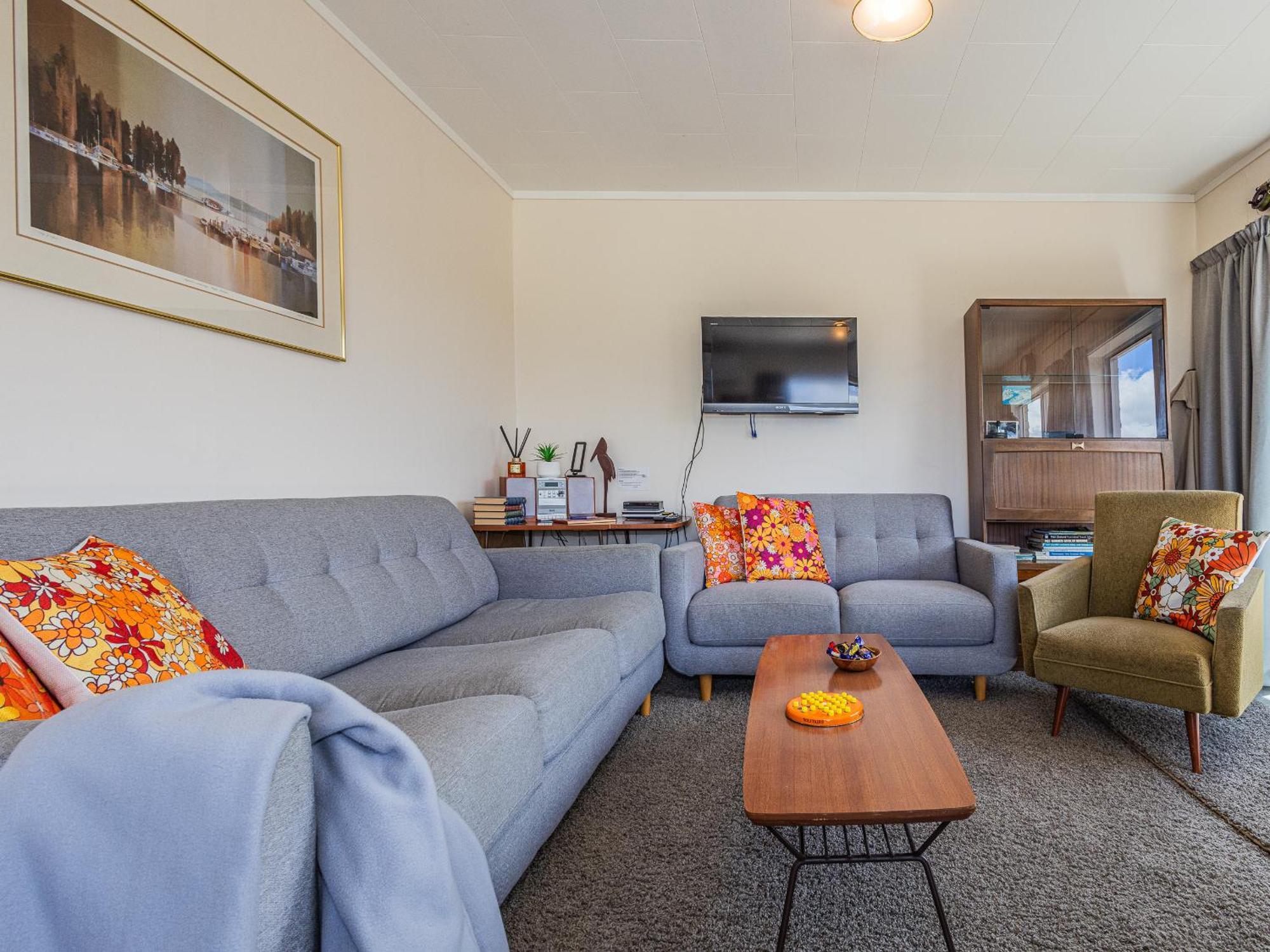 Central Riverside Retreat - Taupo Holiday Home Exteriör bild